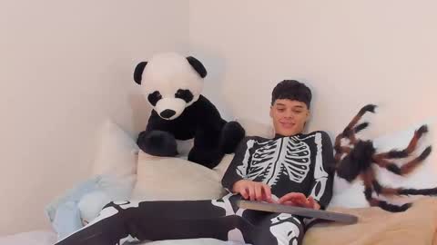 Snapshot of rockywood20cm chatting on 10.10.25 RockyWood20CM online show from 10.10.25