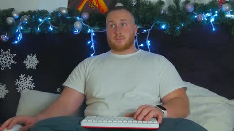 Snapshot of roddy_riss chatting on 12.19.24 Roddy online show from 12.19.24