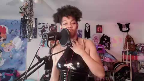 Snapshot of roelliitheecchi chatting on 06.17.26 Roellii Pinky online show from 06.17.26