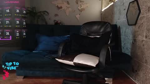 Snapshot of rogert_xx chatting on 02.18.25 Rogert online show from 02.18.25