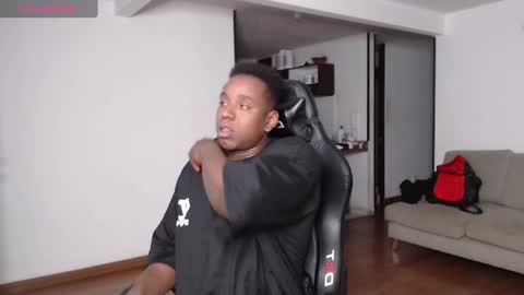 Snapshot of rogger_physique chatting on 01.24.25 Rogger online show from 01.24.25