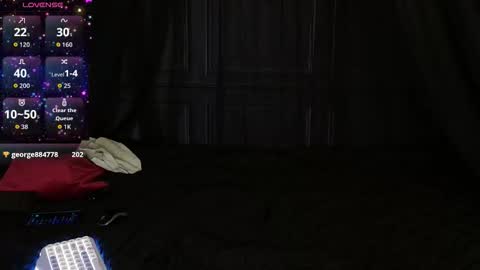 Snapshot of roguerei chatting on 11.10.25 roguerei online show from 11.10.25