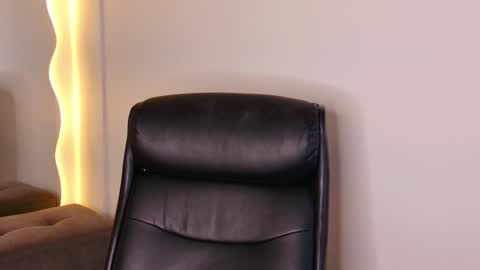 Snapshot of rohanalan_ chatting on 12.23.24 Sof online show from 12.23.24