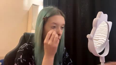 Snapshot of rolandesayaphon chatting on 02.22.26 Stacy online show from 02.22.26