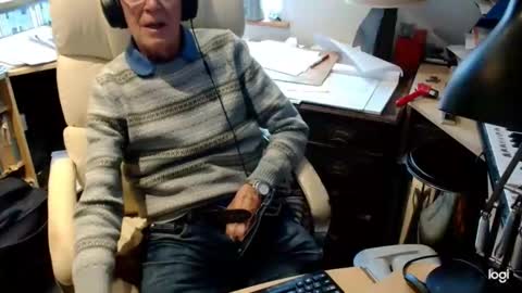 Snapshot of rolydawe chatting on 10.03.25 rolydawe online show from 10.03.25