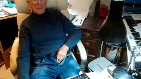 Snapshot of rolydawe chatting on 10.22.25 rolydawe online show from 10.22.25