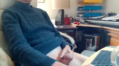 Snapshot of rolydawe chatting on 11.01.25 rolydawe online show from 11.01.25