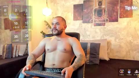 Snapshot of roman_costa chatting on 10.21.25 Roman online show from 10.21.25