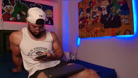 Snapshot of roman_lux chatting on 02.11.25 Roman Lux online show from 02.11.25