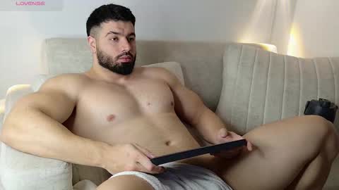 Snapshot of roman_lux chatting on 10.03.25 Roman Lux online show from 10.03.25