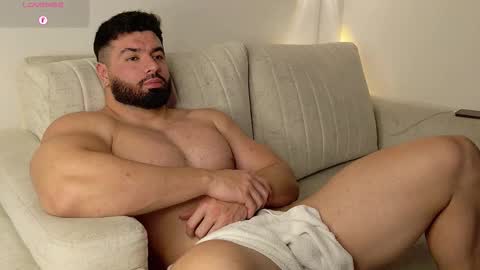 Roman Lux online show from 11.25.25