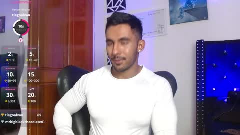 Snapshot of romanpearce_ chatting on 04.23.26 Roman online show from 04.23.26