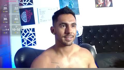 Snapshot of romanpearce_ chatting on 05.09.26 Roman online show from 05.09.26
