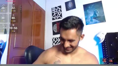 Snapshot of romanpearce_ chatting on 05.15.26 Roman online show from 05.15.26