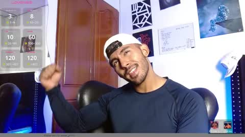 Snapshot of romanpearce_ chatting on 05.16.26 Roman online show from 05.16.26
