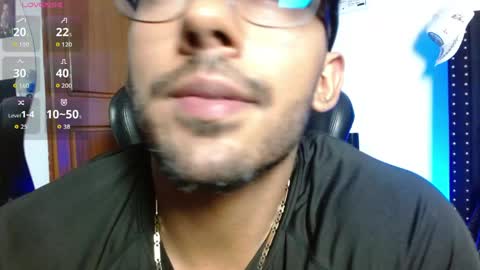 Snapshot of romanpearce_ chatting on 05.20.26 Roman online show from 05.20.26