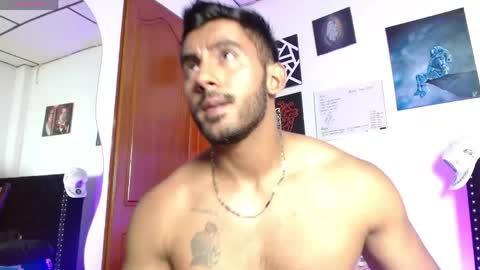 Snapshot of romanpearce_ chatting on 05.26.26 Roman online show from 05.26.26