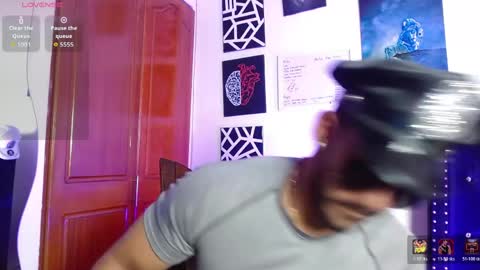 Snapshot of romanpearce_ chatting on 05.29.26 Roman online show from 05.29.26
