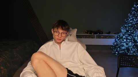 Snapshot of romeo_mercy chatting on 01.04.25 Romeo online show from 01.04.25