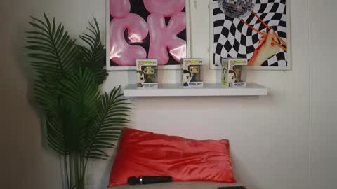 Snapshot of ronieeplay chatting on 01.17.25 Roni online show from 01.17.25