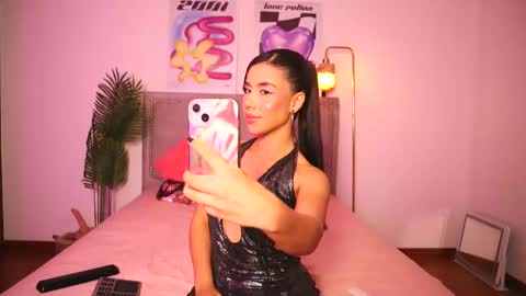 Snapshot of ronieeplay chatting on 11.16.25 Roni online show from 11.16.25