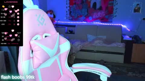 Snapshot of roniya_v chatting on 01.17.25 Spicy lady Kristy online show from 01.17.25