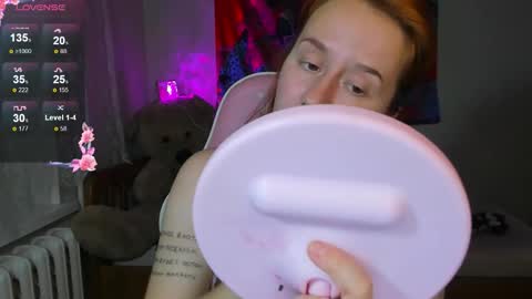 Snapshot of roniya_v chatting on 10.29.25 Spicy lady Kristy online show from 10.29.25