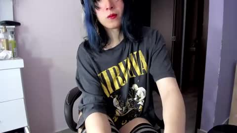 Snapshot of room312_ chatting on 04.25.26 Twelve 3 Inst Twelve 312002 Twitter Room312 2002 online show from 04.25.26