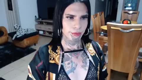 herreraisa offical online show from 02.08.25