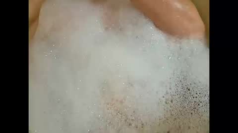 Snapshot of roozzzof chatting on 10.16.25 rooz online show from 10.16.25