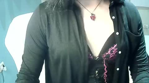 Snapshot of rosabells chatting on 10.17.25 Rosa online show from 10.17.25