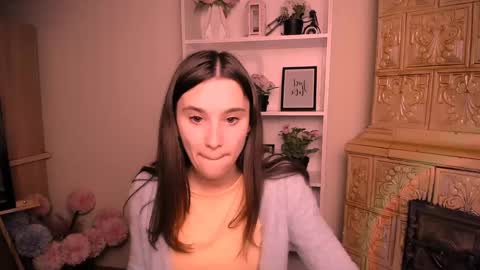 Snapshot of rosalais_ chatting on 04.30.26 Rose online show from 04.30.26