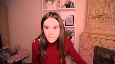 Snapshot of rosalais_ chatting on 05.02.26 Rose online show from 05.02.26