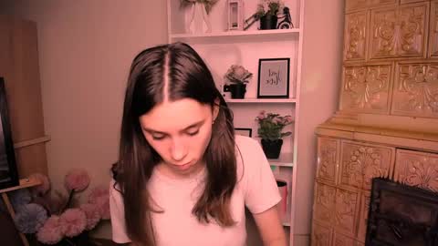 Snapshot of rosalais_ chatting on 05.07.26 Rose online show from 05.07.26