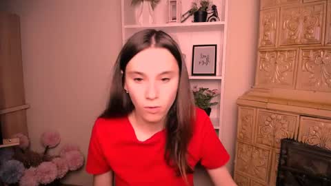 Snapshot of rosalais_ chatting on 05.16.26 Rose online show from 05.16.26
