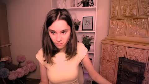 Snapshot of rosalais_ chatting on 05.22.26 Rose online show from 05.22.26