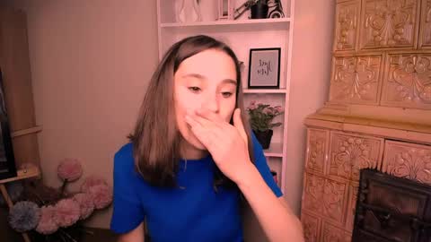 Snapshot of rosalais_ chatting on 06.03.26 Rose online show from 06.03.26