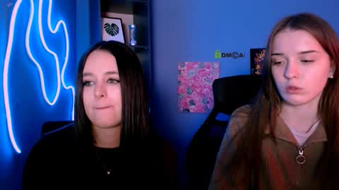 Snapshot of rosalie_liu chatting on 11.18.25 rosalie_liu online show from 11.18.25