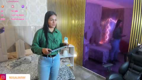 Snapshot of rosalind_tay chatting on 09.17.25 ROSALIN online show from 09.17.25