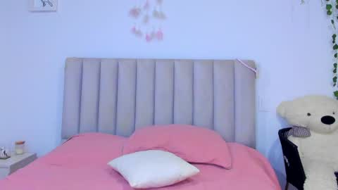 Snapshot of rosarojaa chatting on 05.29.26 rosarojaa online show from 05.29.26