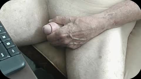 Snapshot of rosco26 chatting on 12.15.24 Rosco online show from 12.15.24