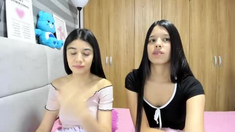 Snapshot of roseandmiah chatting on 05.02.26 Rose y Miah online show from 05.02.26