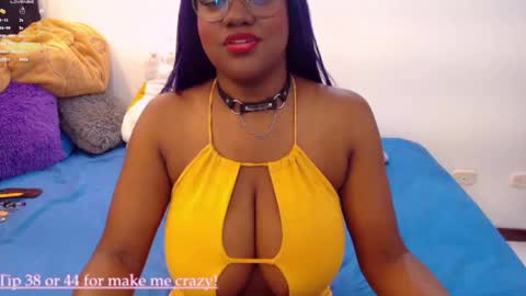 Snapshot of rosebeckers7 chatting on 12.02.24 Your girl Rose  6k of followers online show from 12.02.24