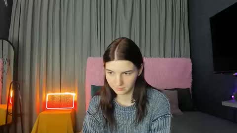 Snapshot of roseblanche2k chatting on 12.01.25 Florin online show from 12.01.25