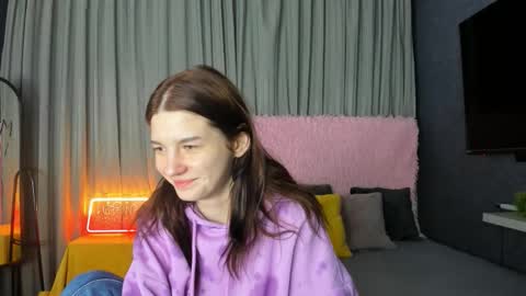 Snapshot of roseblanche2k chatting on 12.14.25 Florin online show from 12.14.25