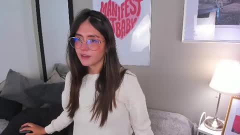 Snapshot of rosebliss chatting on 07.22.26 rose online show from 07.22.26
