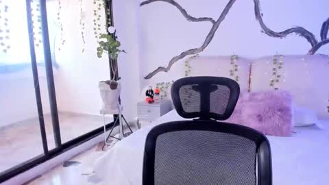 Rose online show from 10.30.25