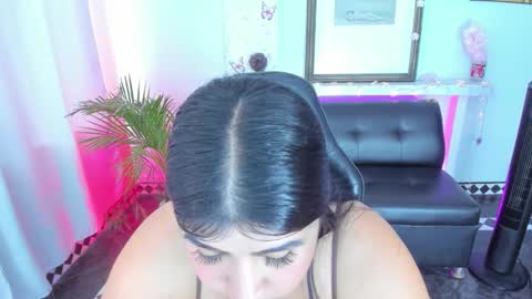 Snapshot of rosee_honey_ chatting on 10.03.25 rose online show from 10.03.25