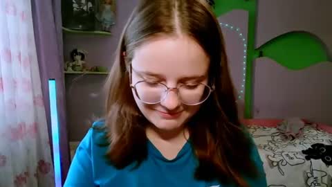 Snapshot of roseelynn chatting on 07.23.26 roseelynn online show from 07.23.26