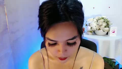 Snapshot of rosella_xx chatting on 02.17.25 TONETH online show from 02.17.25